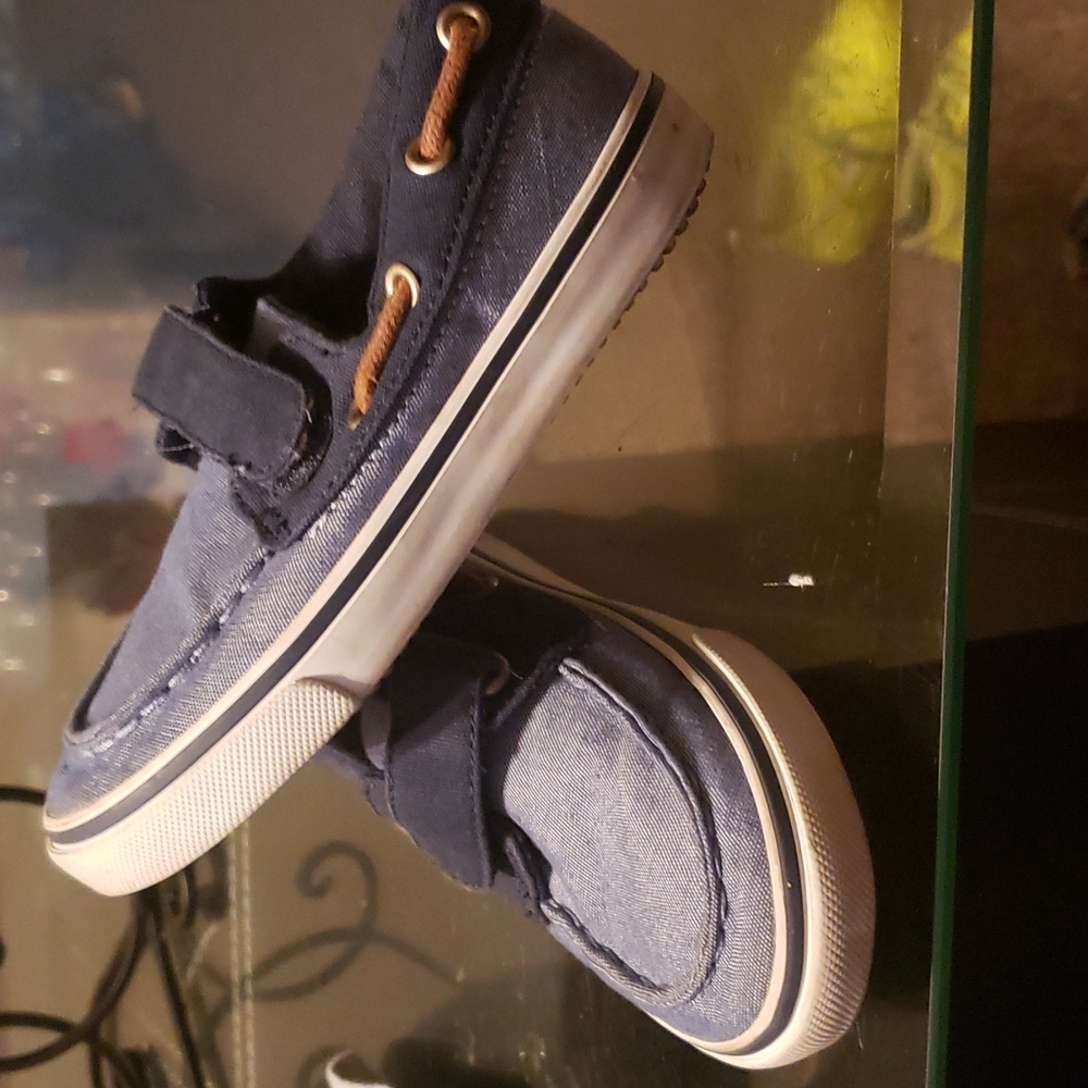 Shoes - Picture 2 of 3